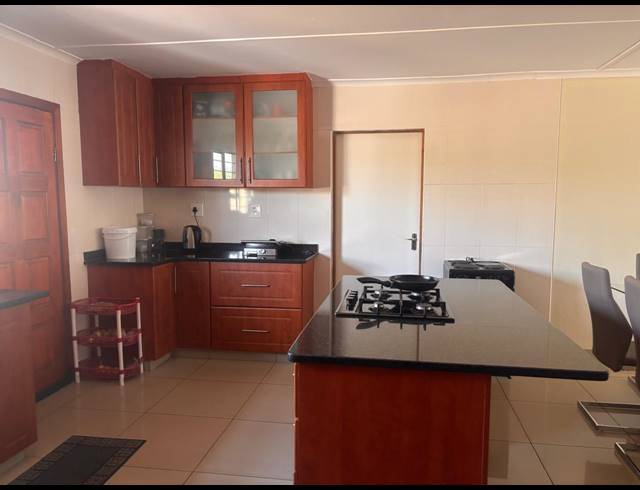 3 BEDROOM TOWNHOUSE FOR SALE IN ZSM INDUSTRIAL
